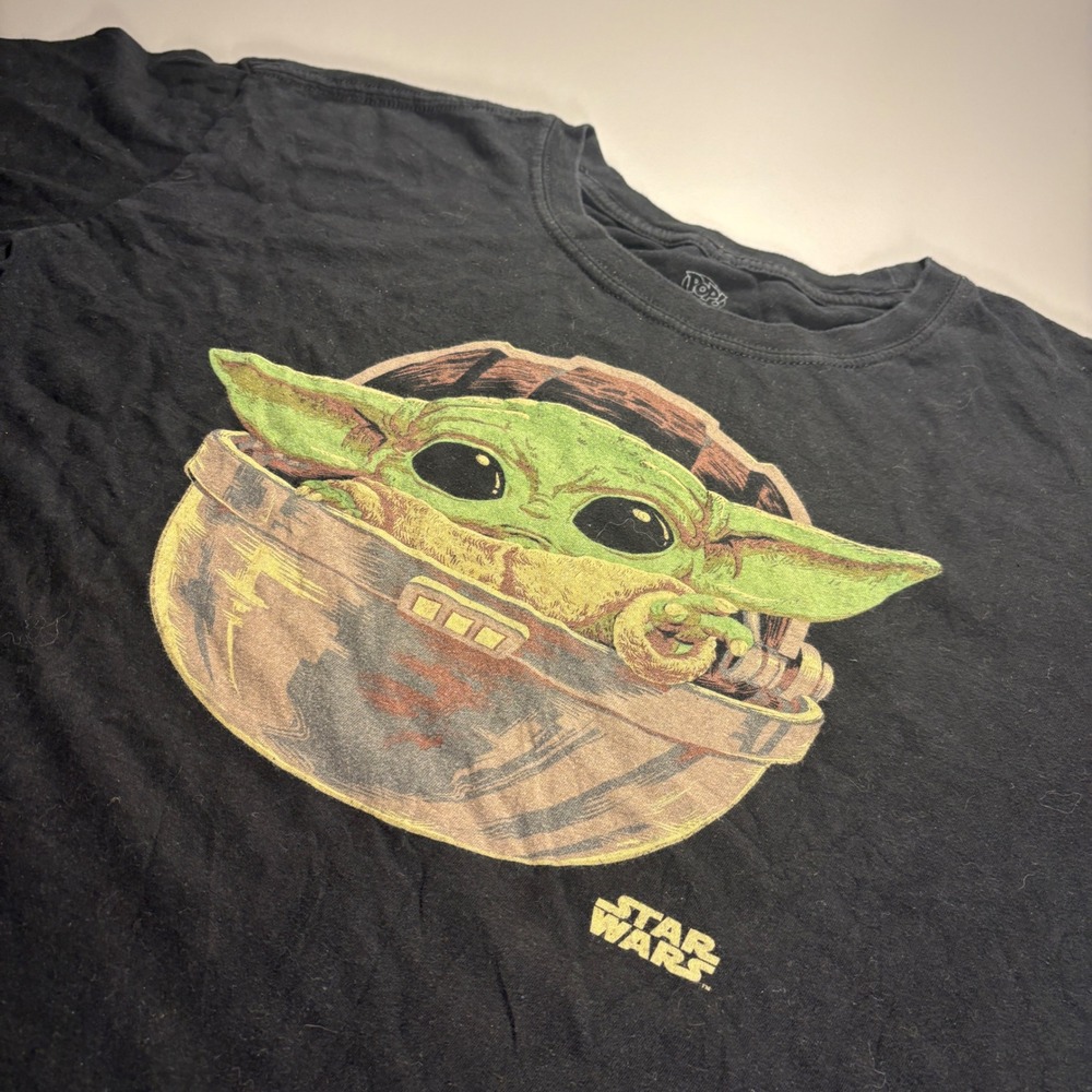 Star Wars The Mandalorian Baby Yoda Pop‎ Funko Black Graphic T-Shirt L